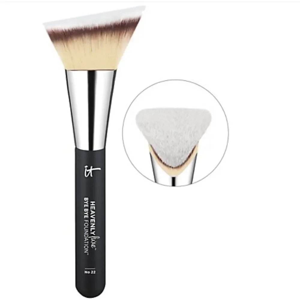 IT Cosmetics Heavenly Luxe Bye Bye Foundation Brush #22 New FullSz